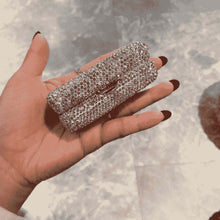 Lade das Bild in den Galerie-Viewer, Exclusives Lippenstiftetui