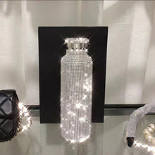 Lade das Bild in den Galerie-Viewer, Thermo-Strass Flasche Royal