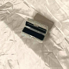 Lade das Bild in den Galerie-Viewer, Exclusives Lippenstiftetui