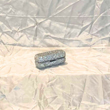 Lade das Bild in den Galerie-Viewer, Exclusives Lippenstiftetui